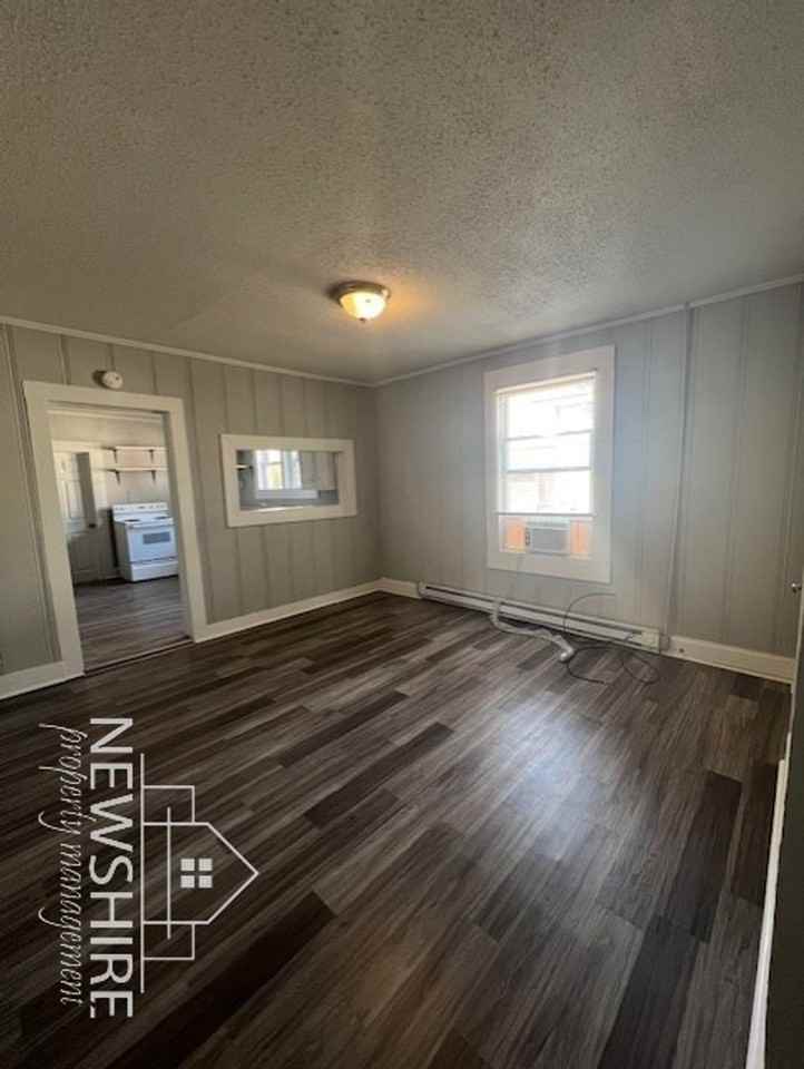 458 Arch St - Photo 5 of 13