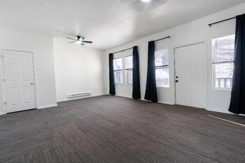 1918 W Washington St #T2 - Photo 3 of 10