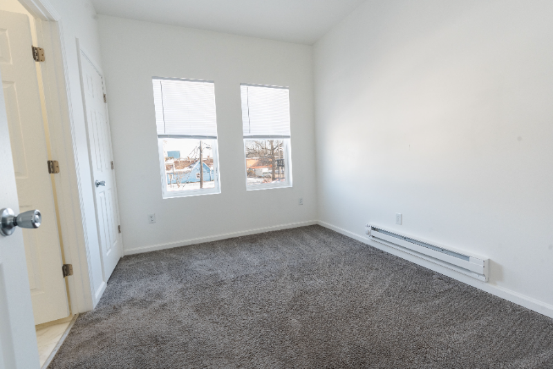 1918 W Washington St #T2 - Photo 5 of 10