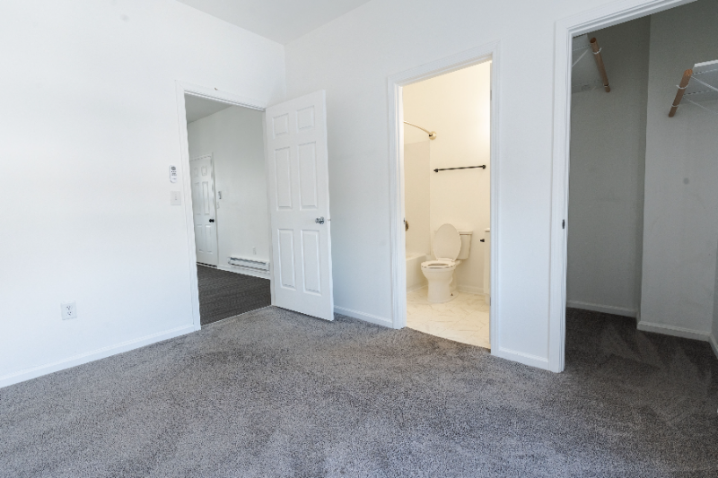 1918 W Washington St #T2 - Photo 7 of 10