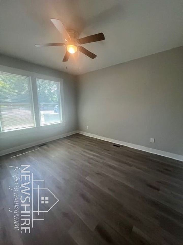 318 Alexander Ave - Photo 3 of 8