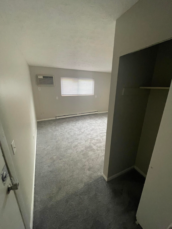 1804 Woodlawn Ave Nw #13 - Photo 2 of 9