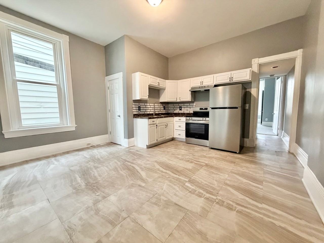 447 Warner St - Photo 2 of 13