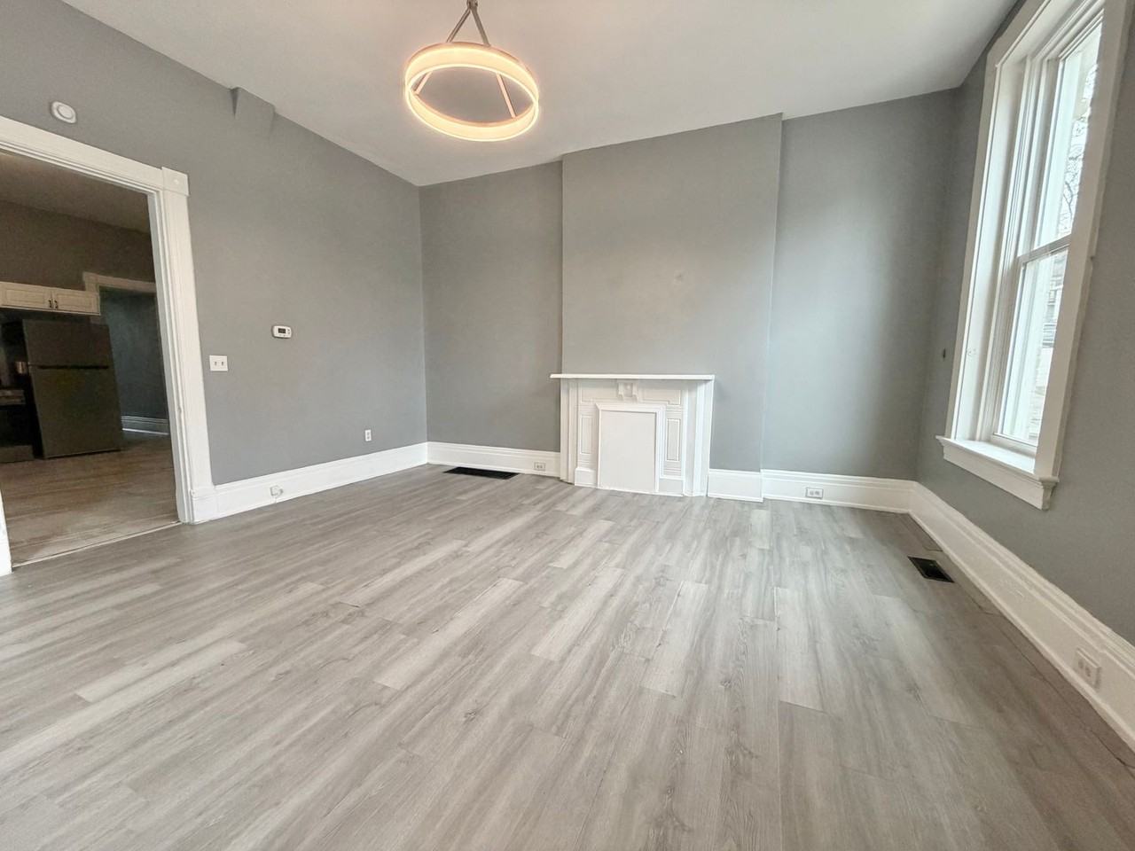 447 Warner St - Photo 3 of 13