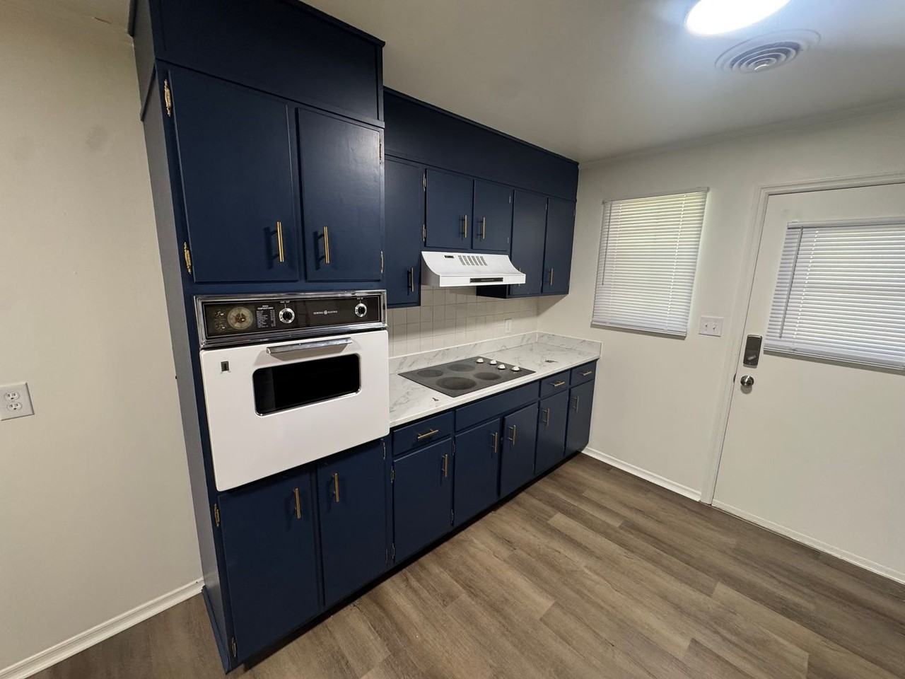 Commanche St Duplex - Photo 4 of 25