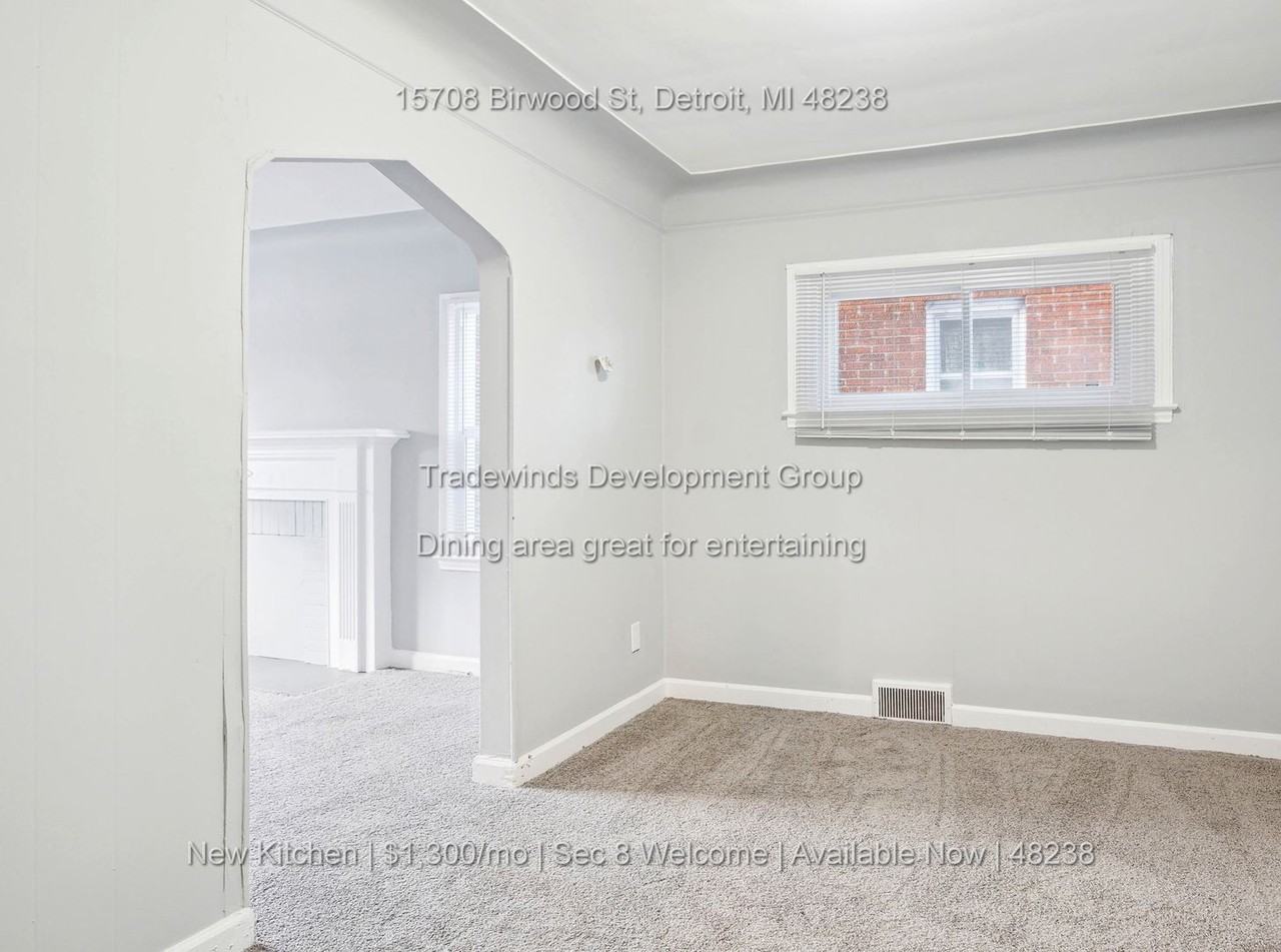 15708 Birwood St - Photo 3 of 12