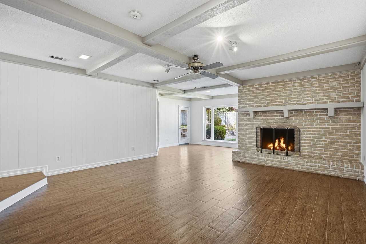 2203 Twin Elms Dr - Photo 2 of 28