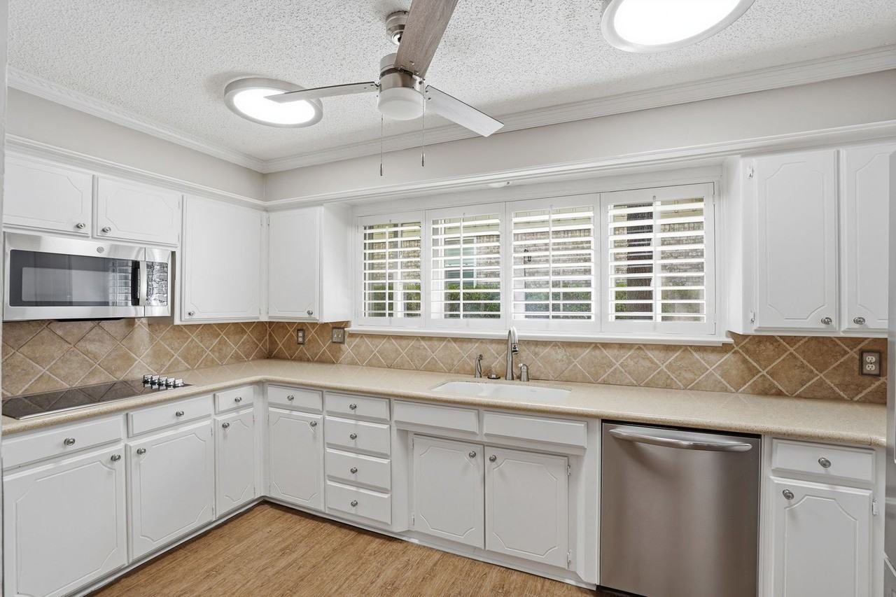 2203 Twin Elms Dr - Photo 4 of 28