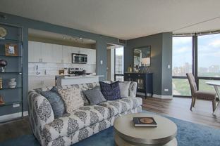 1700 N Clark St - Photo 1 of 1