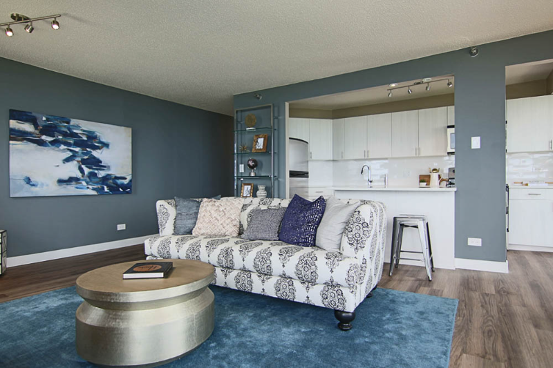 1700 N Clark St - Photo 2 of 15