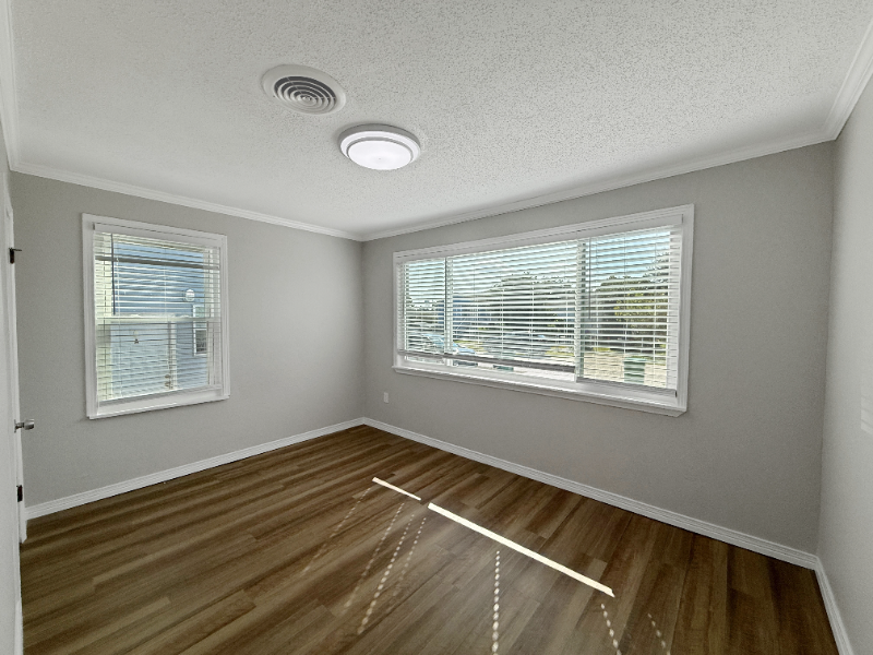 911 Central Ave - Photo 3 of 5