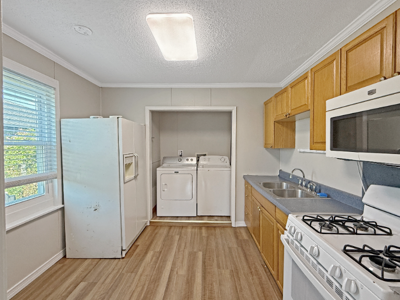 911 Central Ave - Photo 5 of 5