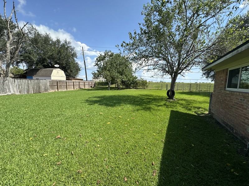 3214 Whitesail Dr - Photo 2 of 16