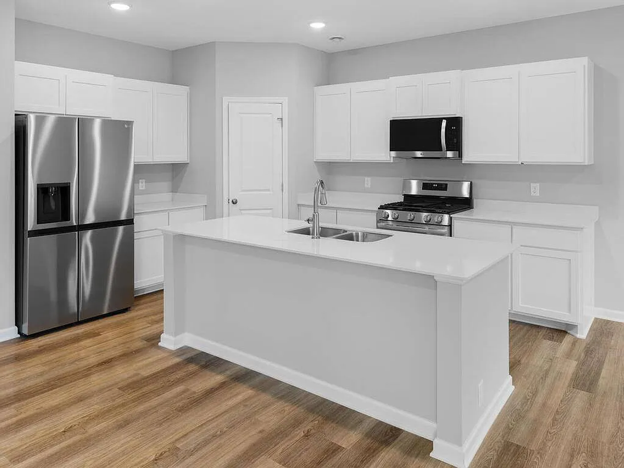 3212 Kady Ave Ne - Photo 4 of 28