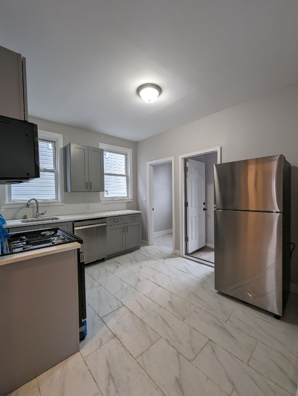 59 N 15th St #1 - Photo 4 of 13