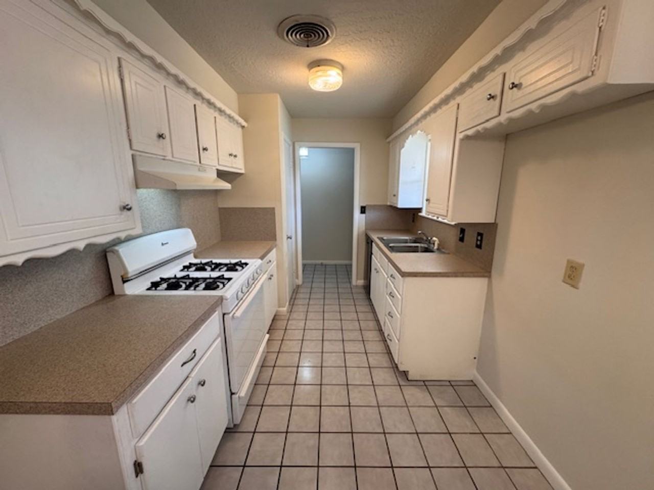 1503 Avondale Dr - Photo 7 of 19