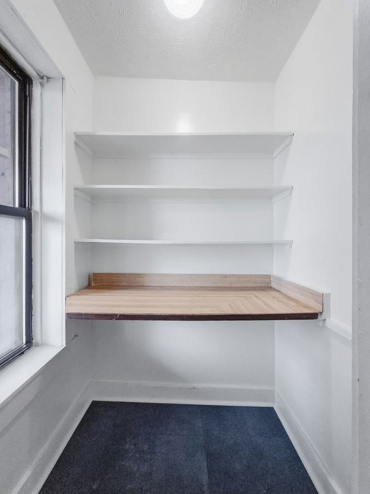 1451 Dwight St - Photo 4 of 13