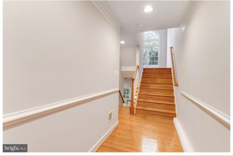 213 Oak Knoll Ter - Photo 3 of 28
