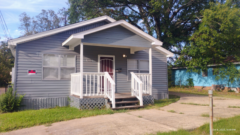 1332 Fernwood Dr - Photo 2 of 13