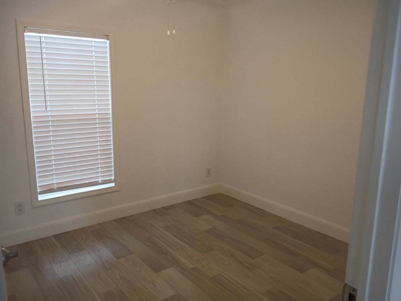 10 Anita Dr #5 - Photo 3 of 5