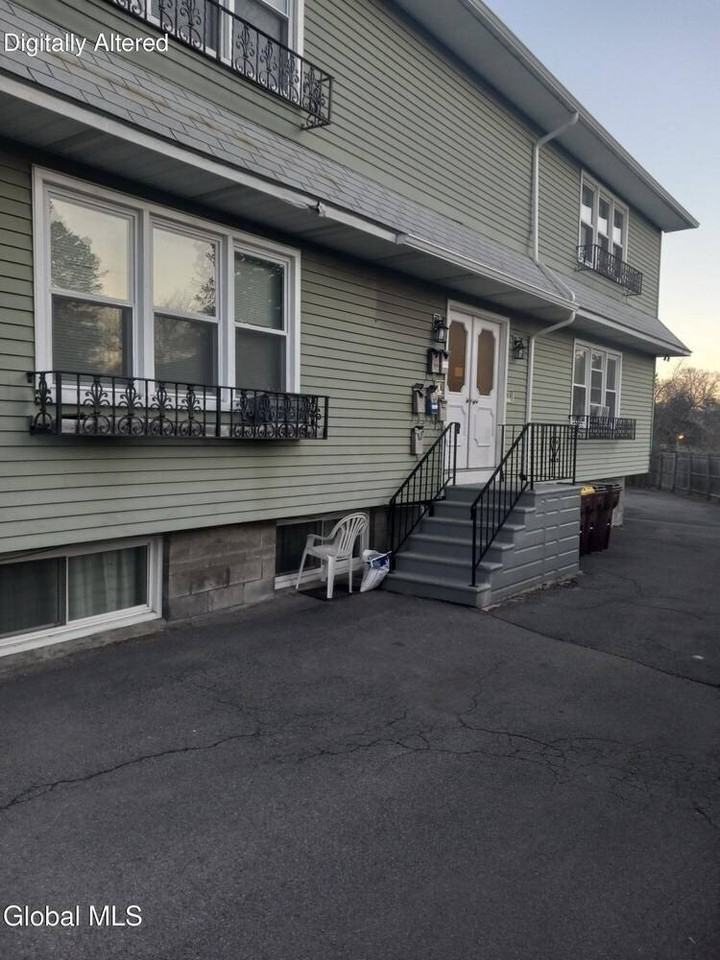 470 Summer St #6 - Photo 2 of 8