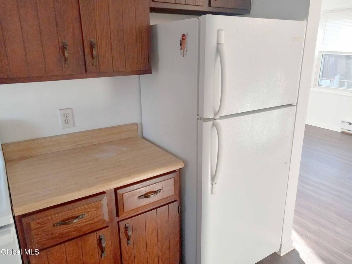 470 Summer St #6 - Photo 5 of 8