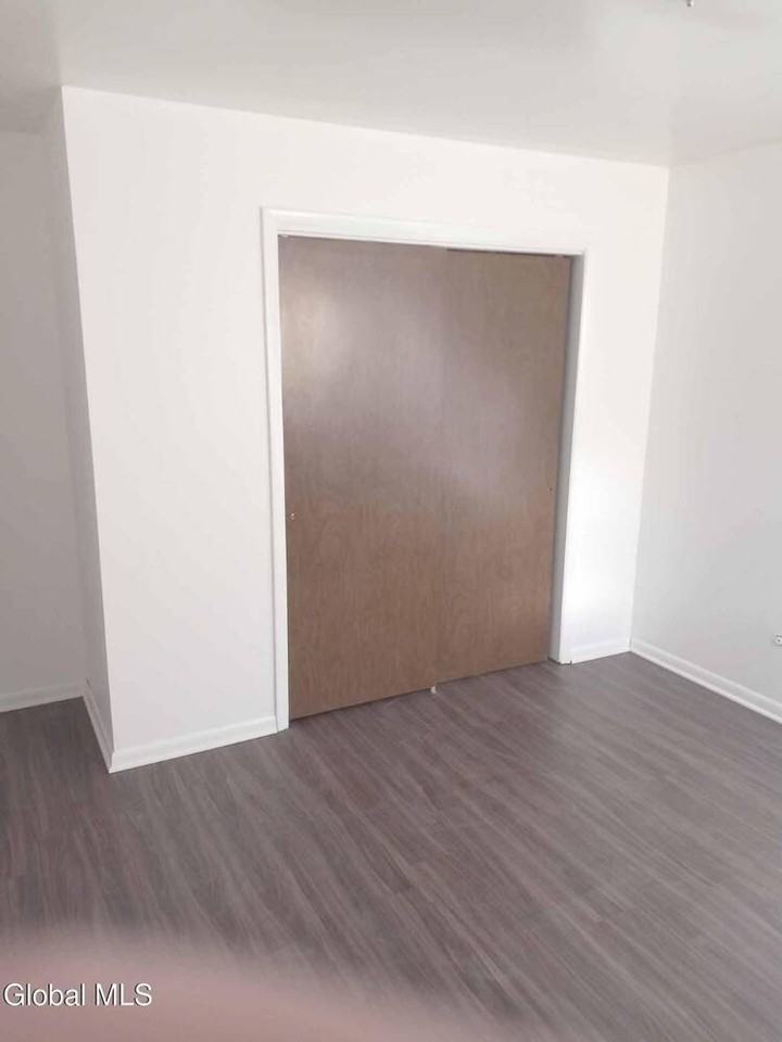 470 Summer St #6 - Photo 7 of 8