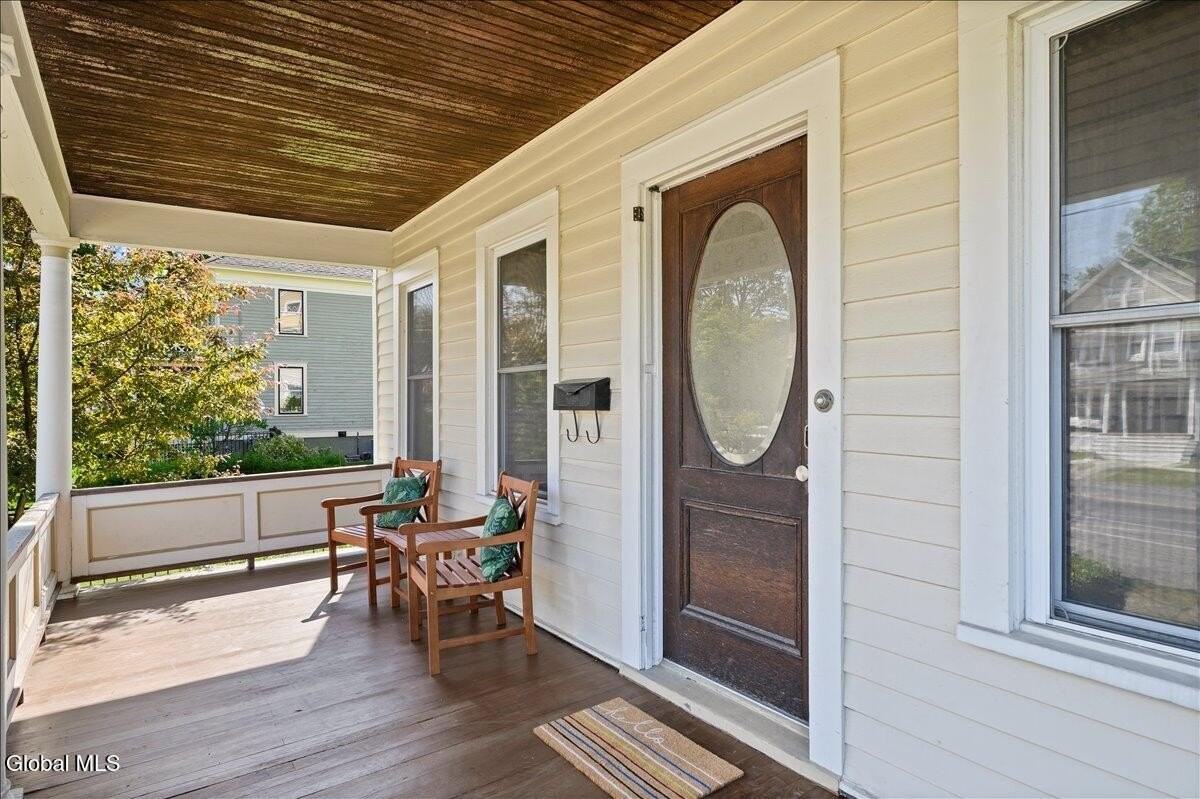 162 Lake Ave - Photo 4 of 30