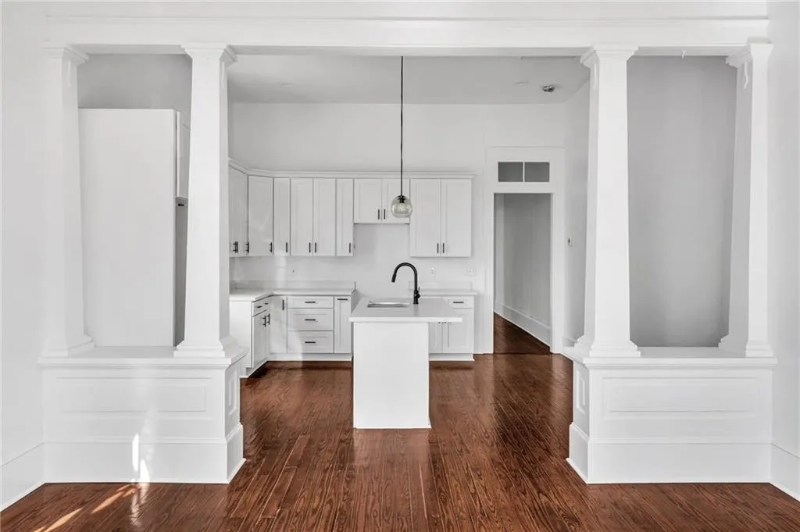 1802 Franklin Ave - Photo 2 of 7