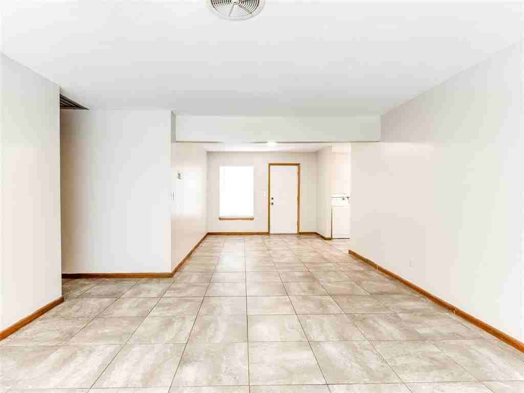 1804 Melrose Dr - Photo 4 of 19