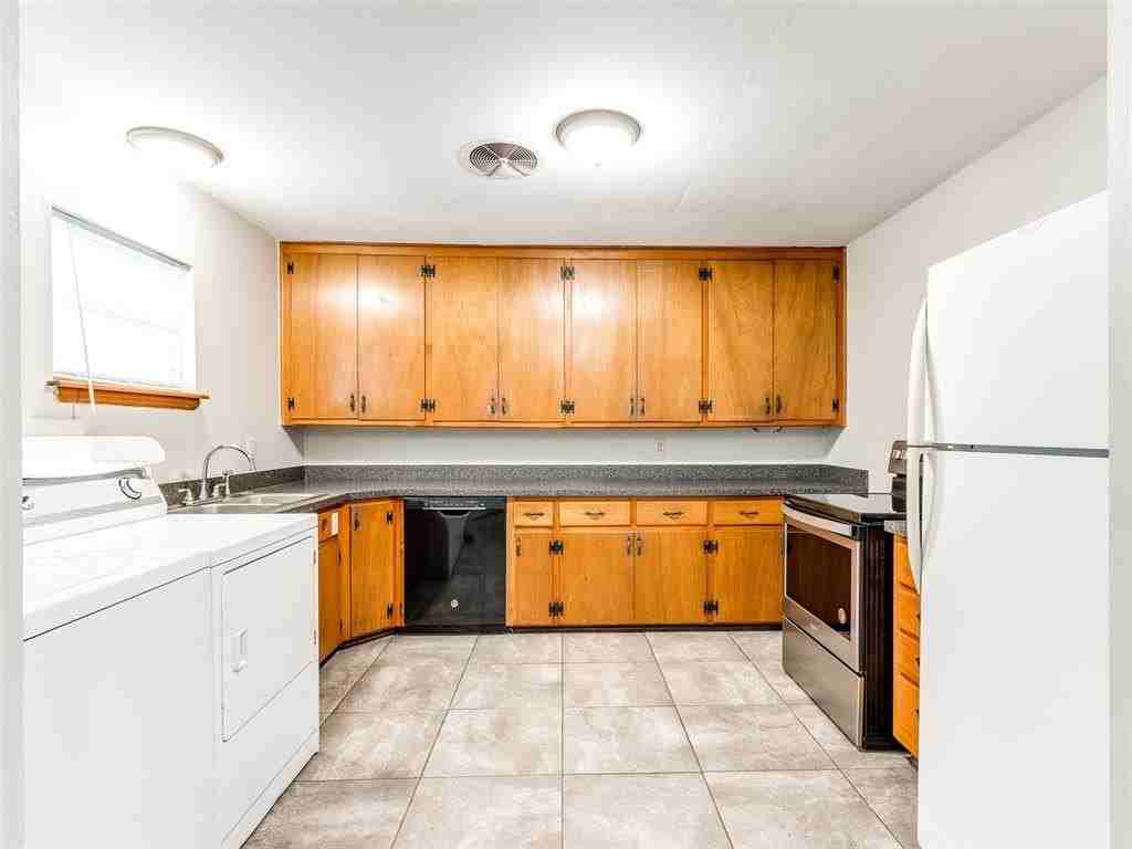 1804 Melrose Dr - Photo 6 of 19