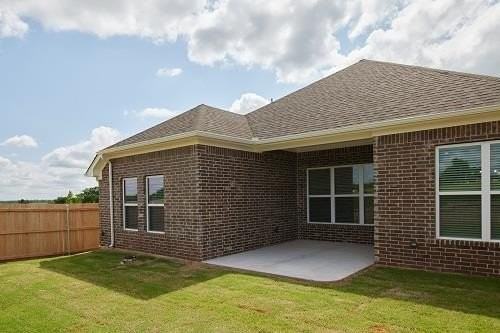 16312 Dakota Dr - Photo 5 of 44