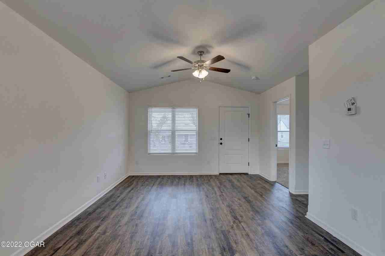 1206 Hill St - Photo 2 of 14