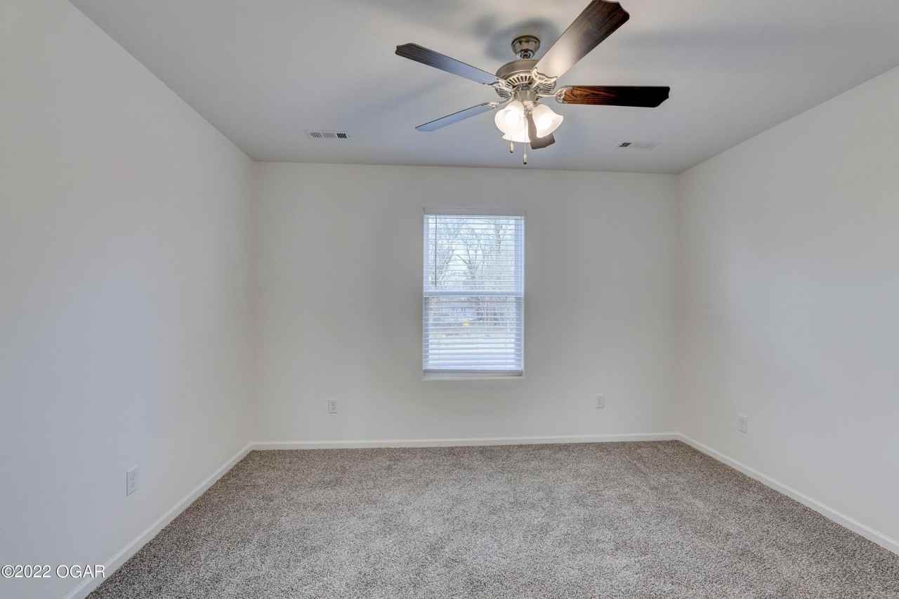 1206 Hill St - Photo 7 of 14