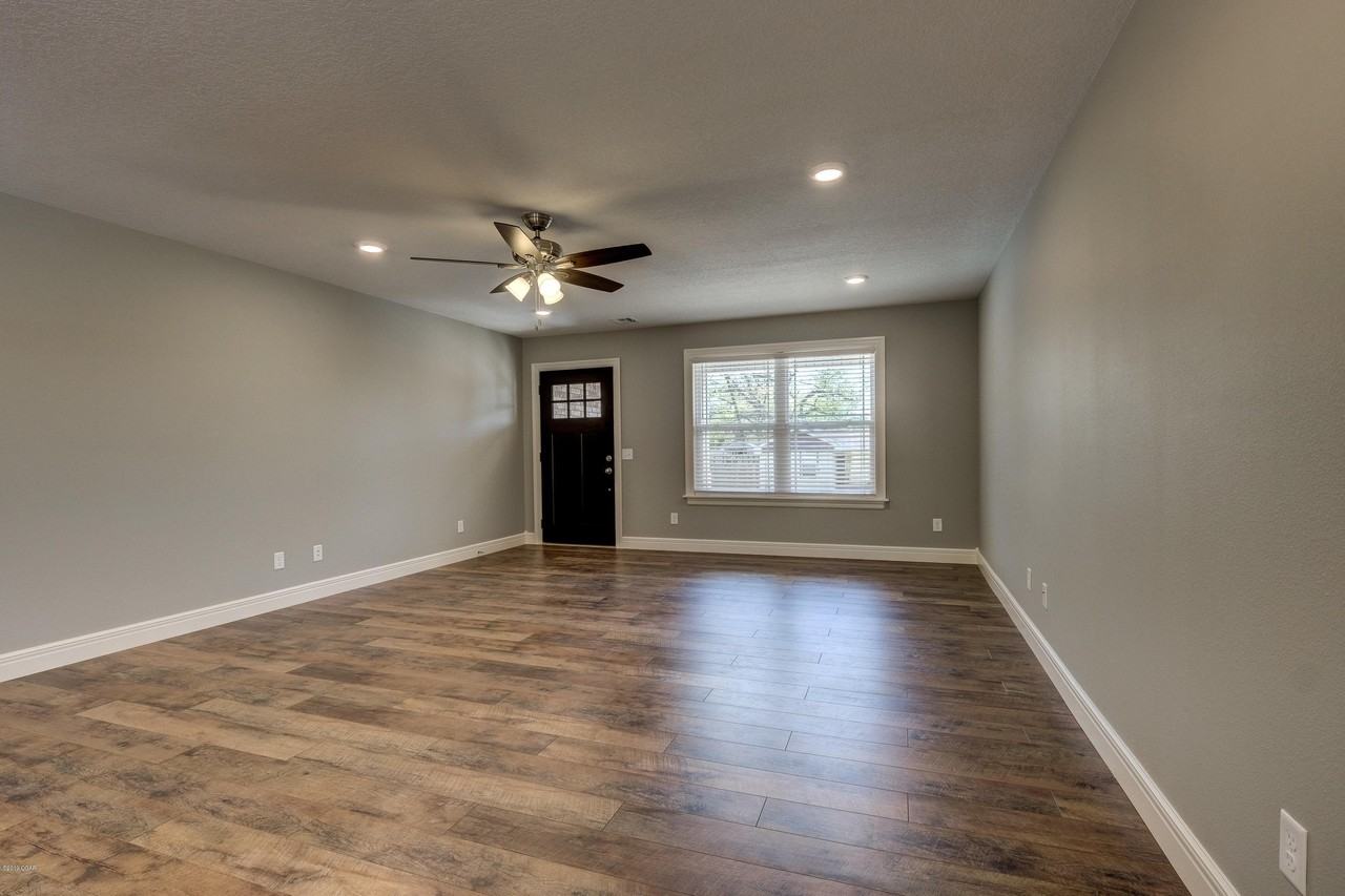 3303 S Moffet Ave - Photo 2 of 16