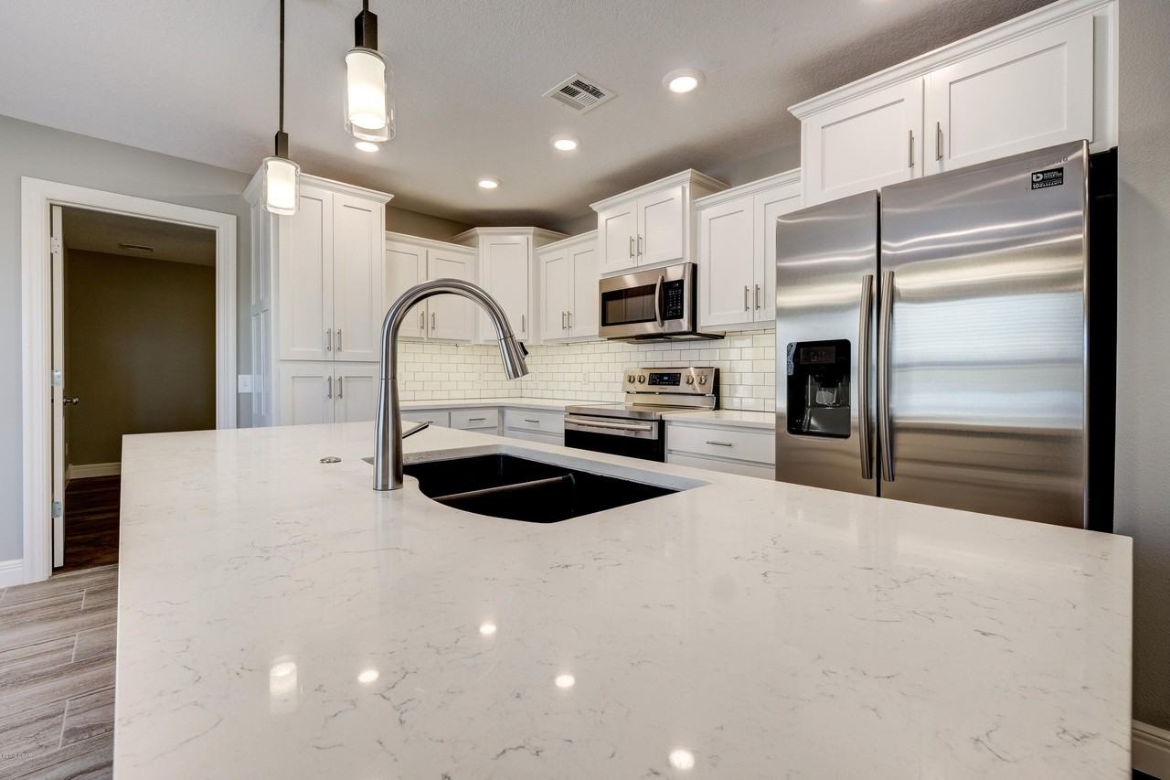 3303 S Moffet Ave - Photo 4 of 16