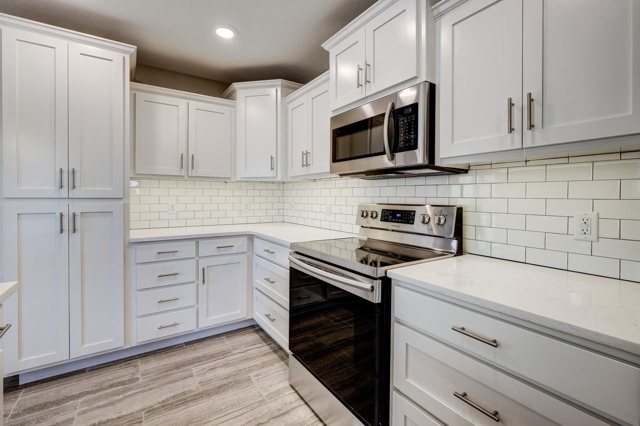 3303 S Moffet Ave - Photo 5 of 16