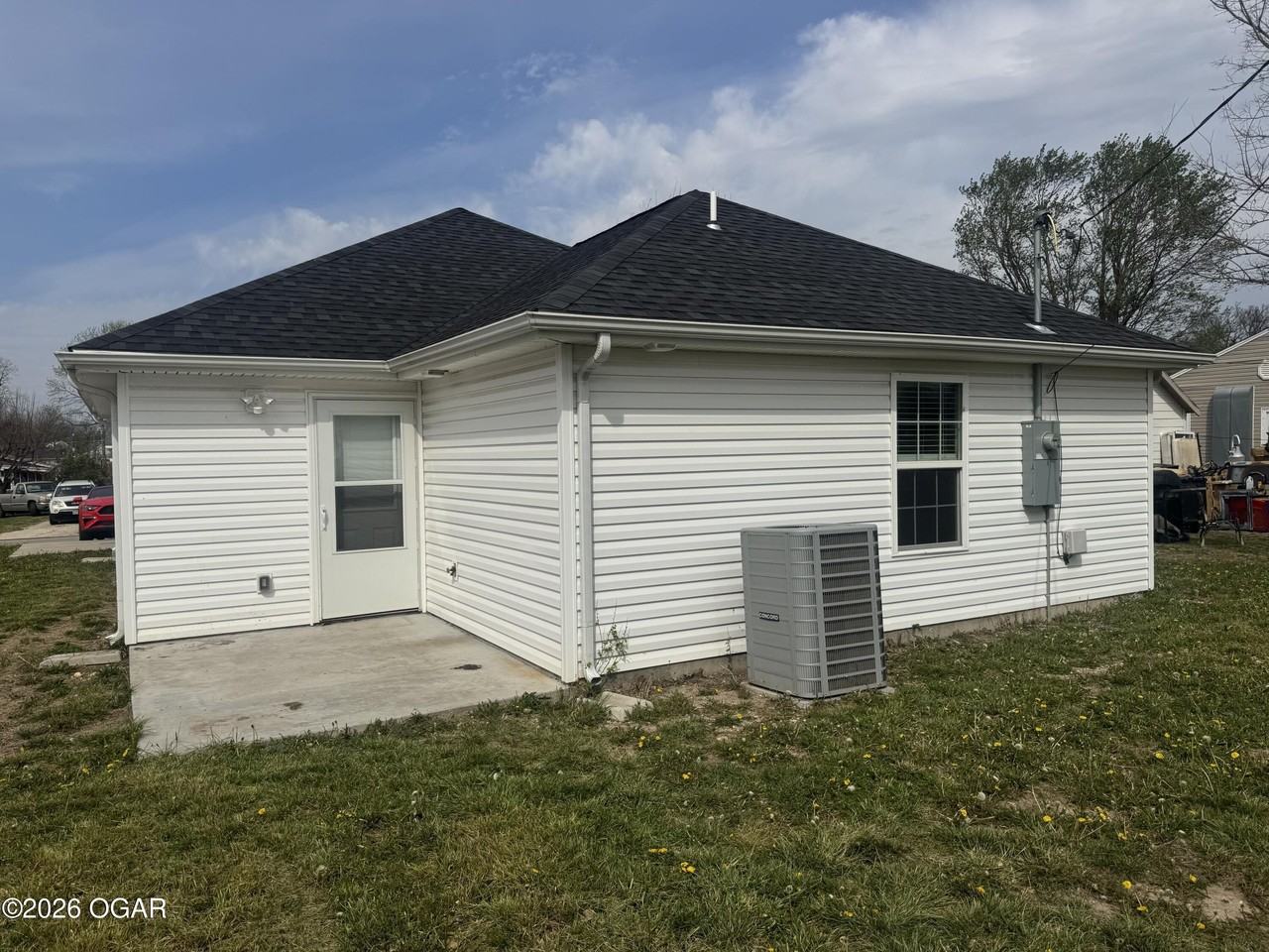 1815 Ohio Ave - Photo 2 of 11