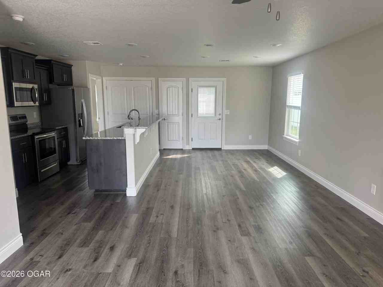 1815 Ohio Ave - Photo 4 of 11