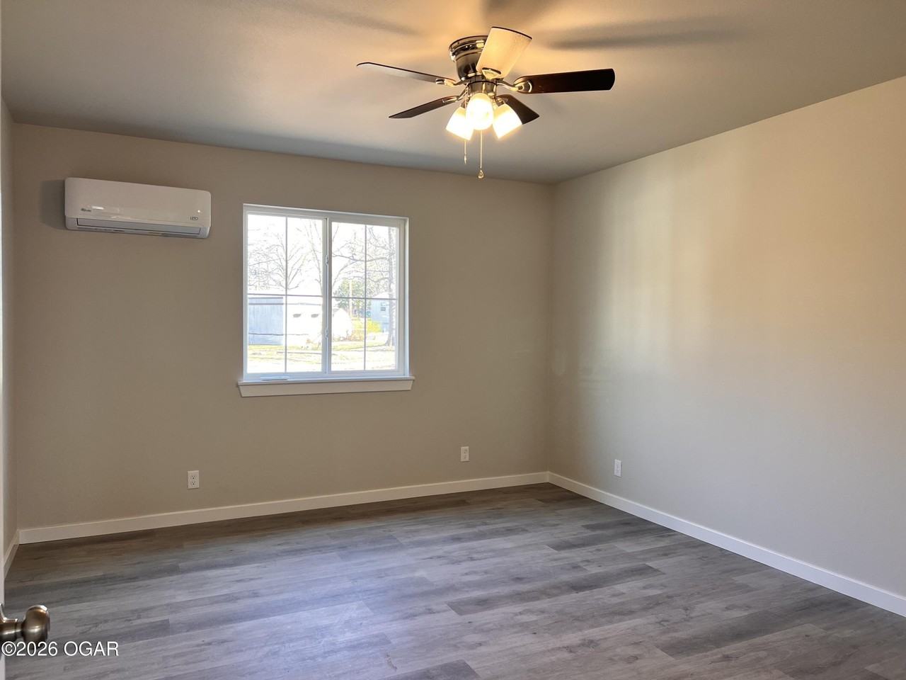 1107 E 34th St - Photo 7 of 9