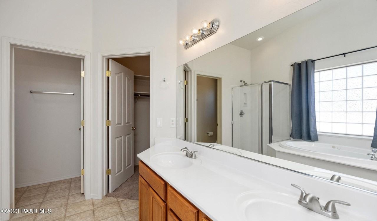 5638 N Ardmore Ave - Photo 6 of 27