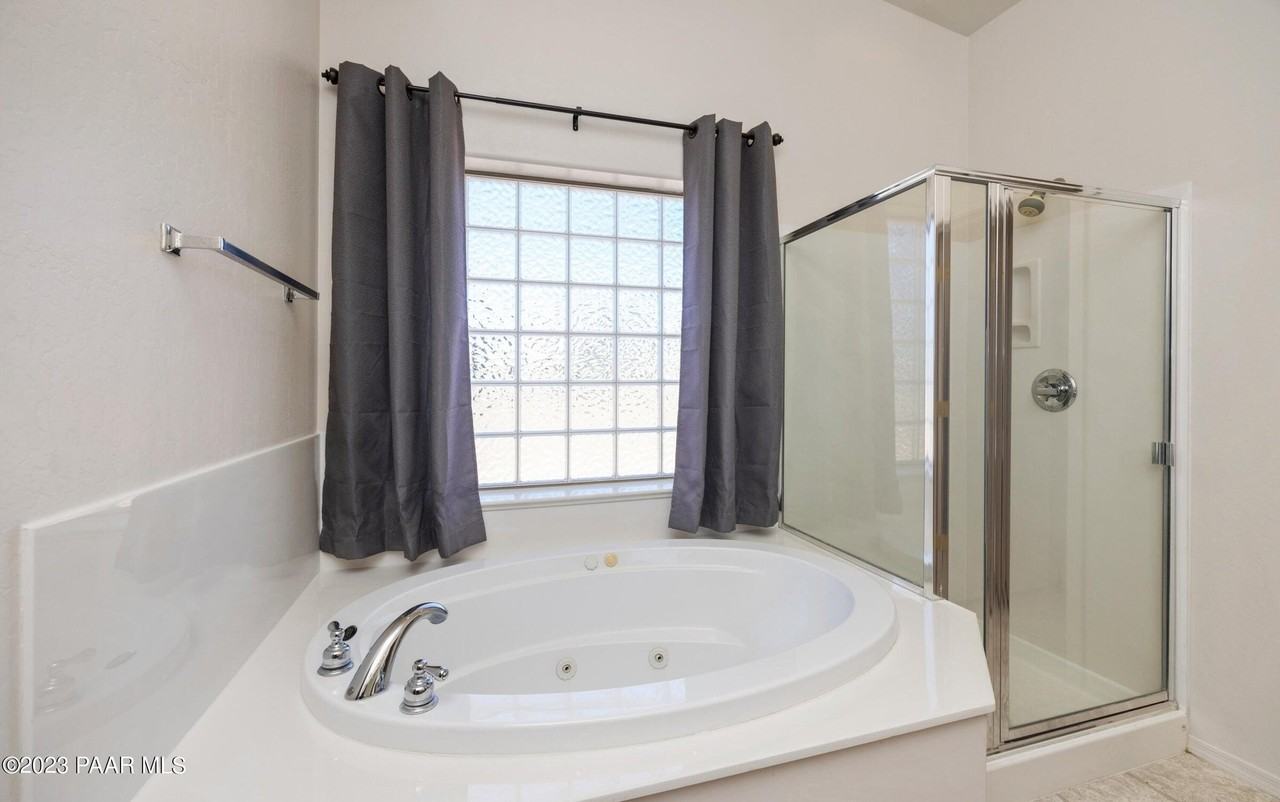 5638 N Ardmore Ave - Photo 7 of 27