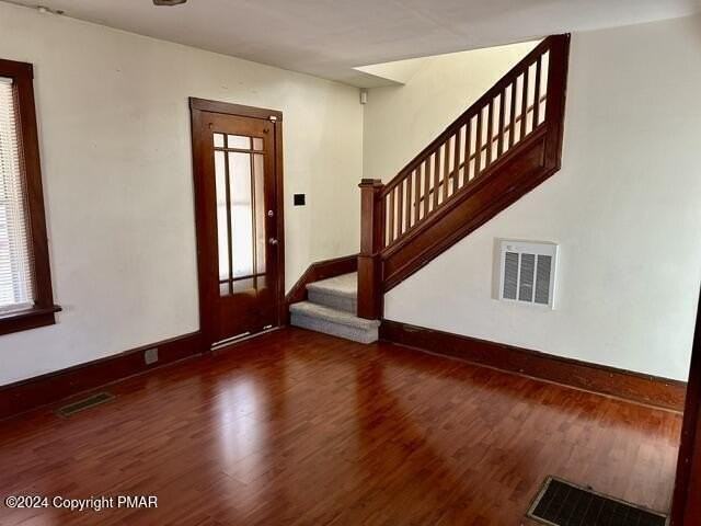 349 Shine Hill Rd - Photo 5 of 25