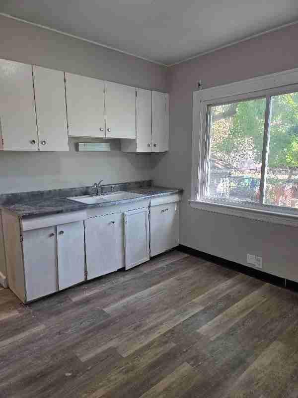 10626 Thrush Ave - Photo 3 of 9