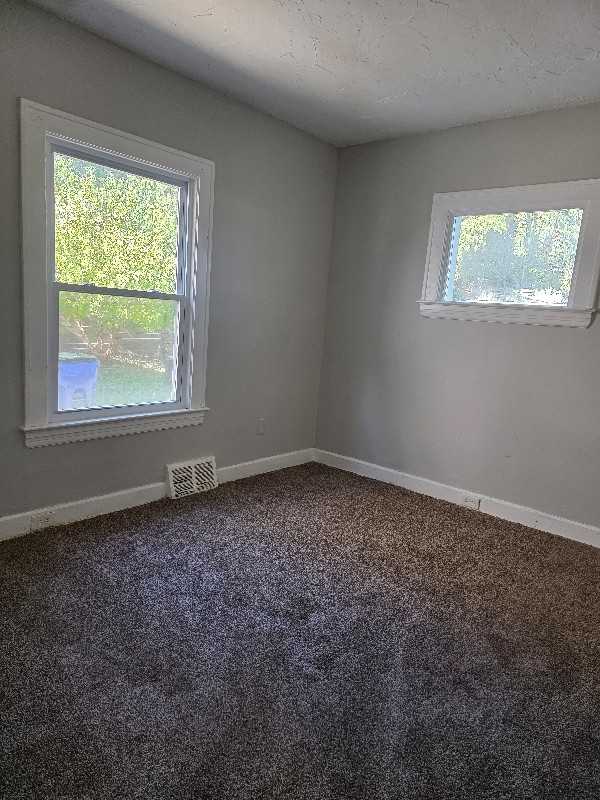 10626 Thrush Ave - Photo 4 of 9