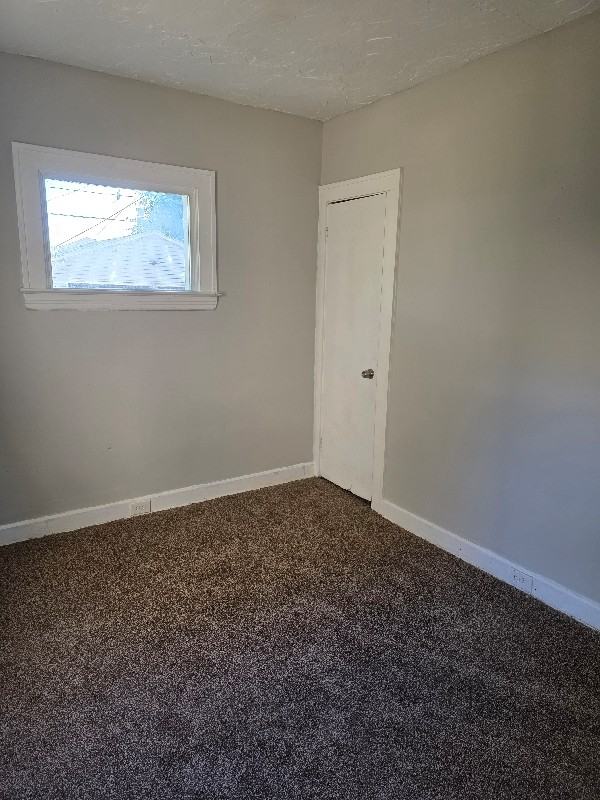 10626 Thrush Ave - Photo 7 of 9