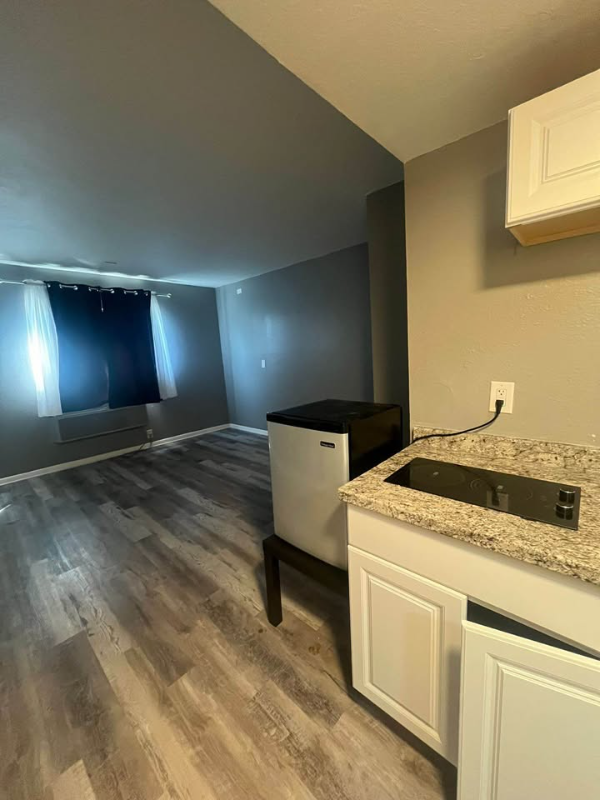 111 S Summit St #204 - Photo 6 of 20