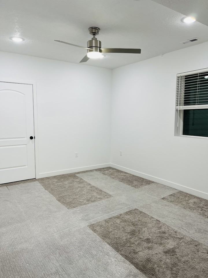 1567 W Sparta Way - Photo 7 of 12