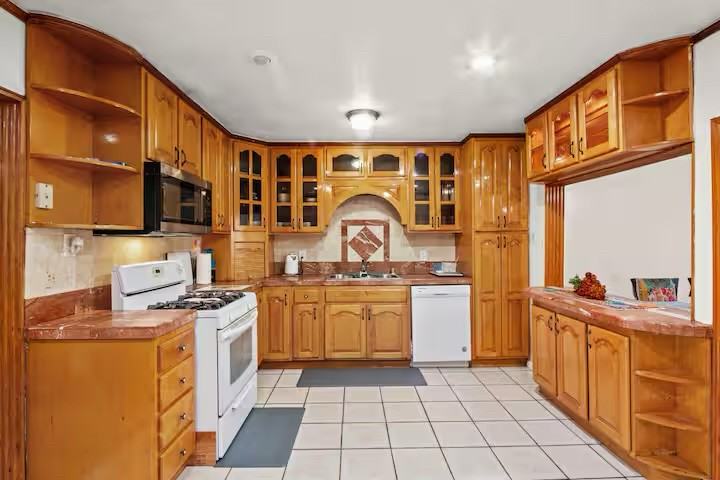 430 E 184th St #INA - Photo 4 of 17