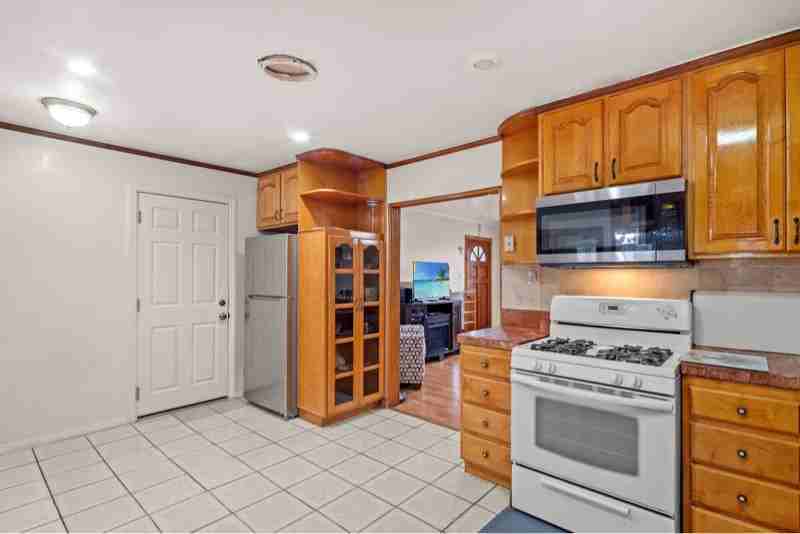 430 E 184th St #INA - Photo 6 of 17
